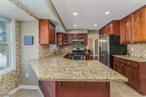28 Apple Tree Rd, Flemington, NJ 08822 photo 5