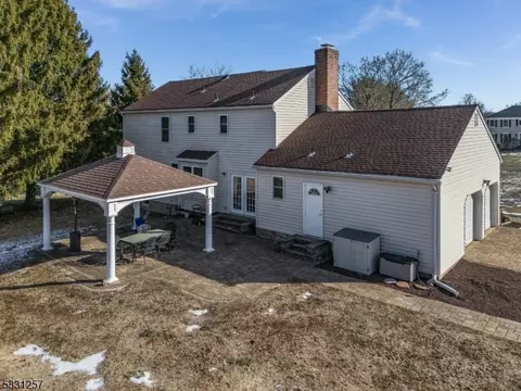 28 Apple Tree Rd, Flemington, NJ 08822 photo 2