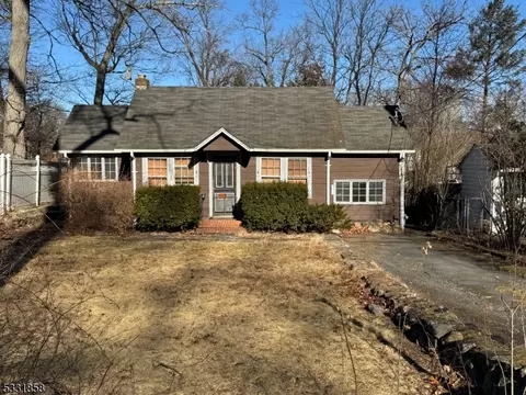 9 Glenwood Rd, Denville, NJ 07834