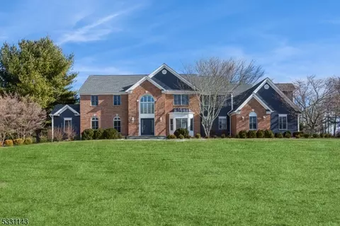 15 Forest View Dr, Chester, NJ 07930
