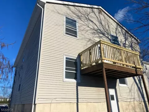 28 Dod Pl, Hillside, NJ 07205 photo 4