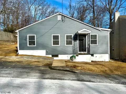 533 Brooklyn Mountain Rd, Hopatcong, NJ 07843