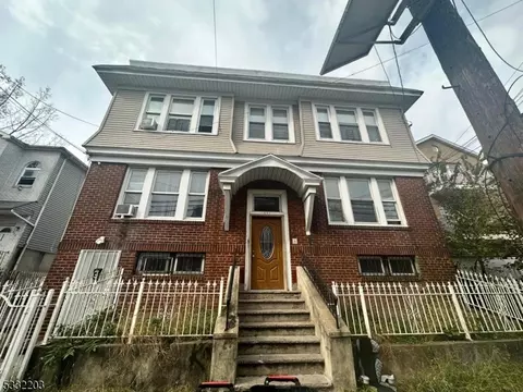 449 S 13th St, Newark, NJ 07103
