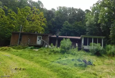 636 Harmony Brass Castle Rd, Phillipsburg, NJ 08865