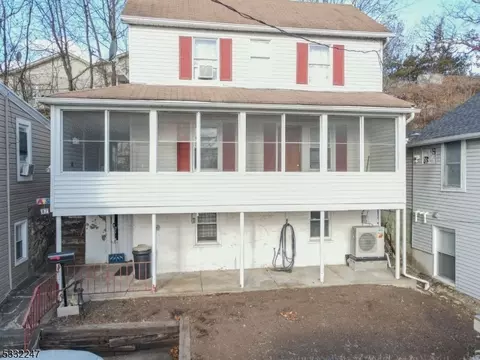 87 Cannonball Rd, Pompton Lakes, NJ 07442