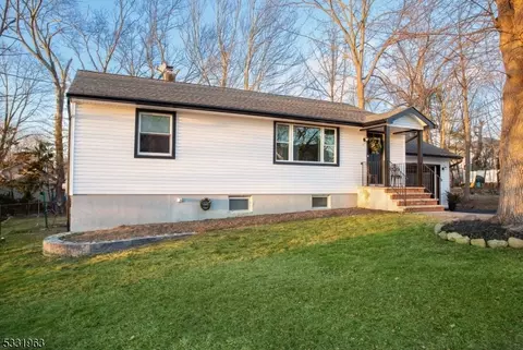 11 Barrington Rd, Parsippany-troy Hills Twp, NJ 07054