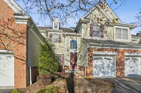 13 Chestnut Ct, Cedar Grove, NJ 07009