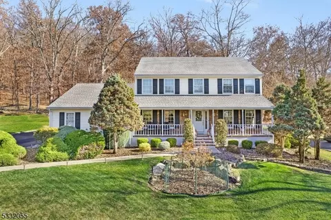 61 Muirfield Ln, Bridgewater, NJ 08807
