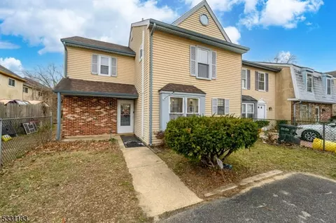 14 Presidential Dr, Gloucester Twp, NJ 08081