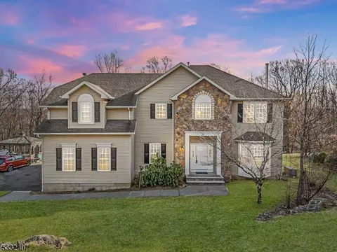 50 Indian Spring Rd, Mount Olive, NJ 07828