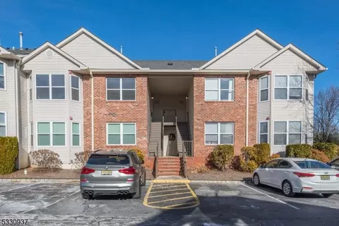 28 Millie Ln, East Hanover, NJ 07936