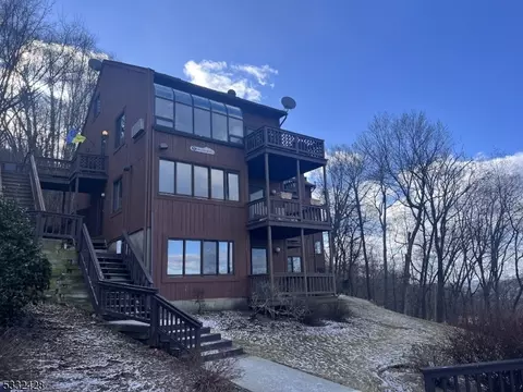 5 Eagles Nest Dr #1, Vernon, NJ 07462
