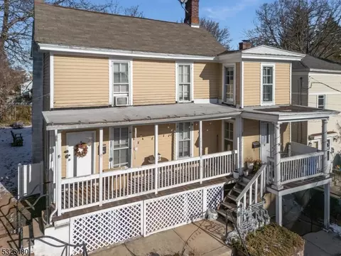 18 Maple Ave, Flemington, NJ 08822