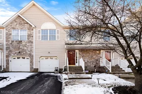 12 Jill Ct, Somerset, NJ 08873