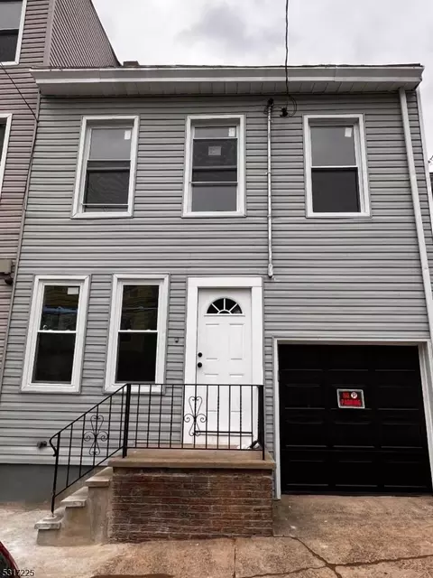 145 Mill St, Paterson, NJ 07501