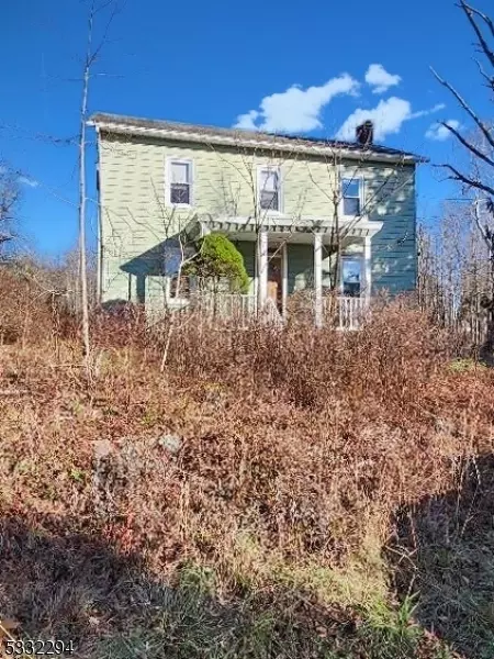 78 Mountain Lake Rd, Belvidere, NJ 07823