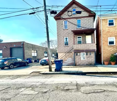 233 Washington Ave, Hackensack, NJ 07601 photo 4