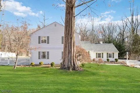 27 Harwich Rd, Morristown, NJ 07960