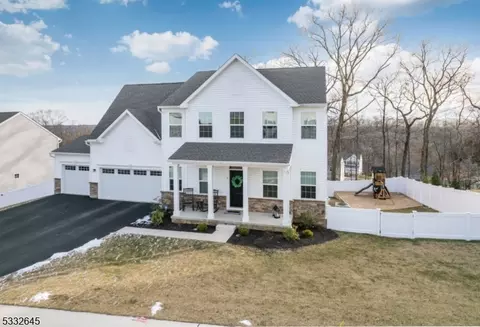 4 Esposito Ln, Landing, NJ 07850