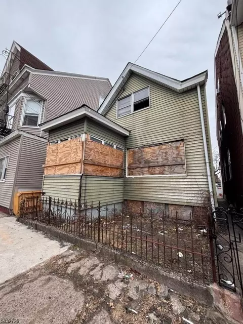 148 Martin St, Paterson, NJ 07501