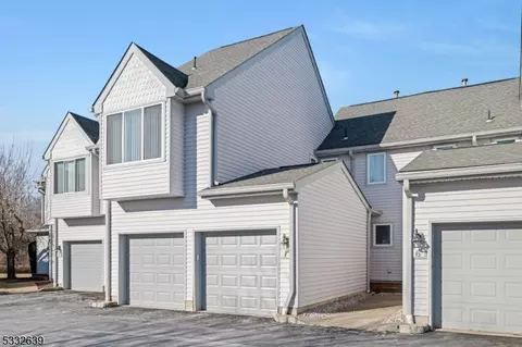 7 Jefferson Ct, Montville, NJ 07045