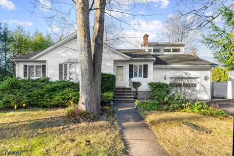 974 Ridgewood Blvd, Township Of Washington, NJ 07676