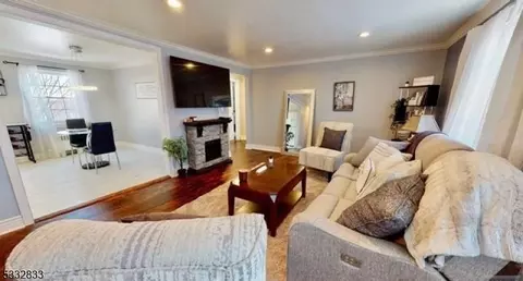 100 Clark Ct, Rutherford, NJ 07070