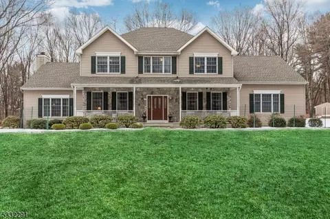 776 Backhus Estate Rd, Glen Gardner, NJ 08826