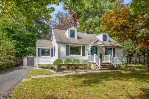 4 Milton Pl, Morristown, NJ 07960