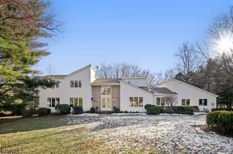 14 Monfort Ln, Readington Twp, NJ 08889