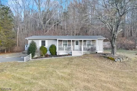 4 Kohlbocker Rd, Fredon Twp, NJ 07860