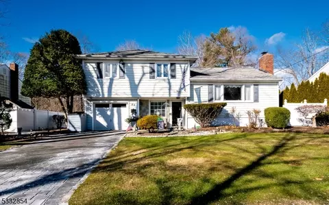 24 Martha Rd, Roseland, NJ 07068