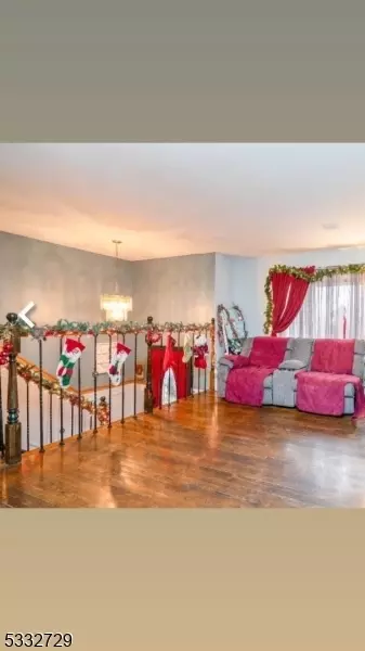 39 N Robert St, Woodbridge Twp, NJ 07077 photo 3