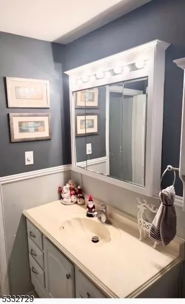 39 N Robert St, Woodbridge Twp, NJ 07077 photo 22