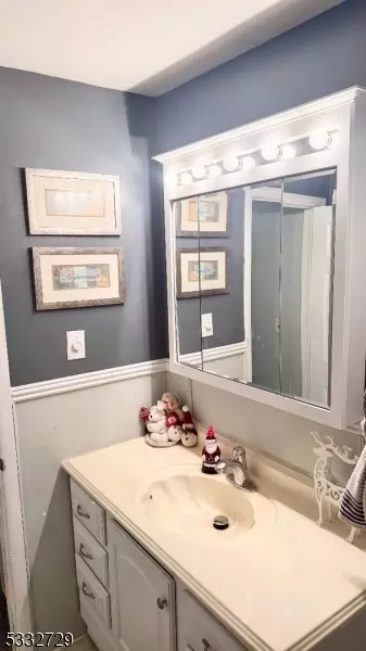 39 N Robert St, Woodbridge Twp, NJ 07077 photo 8
