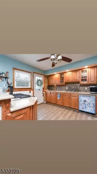 39 N Robert St, Woodbridge Twp, NJ 07077 photo 5