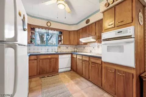 2 Case Ave, Readington Twp, NJ 08887 photo 7