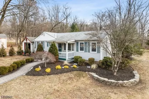 2 Case Ave, Readington Twp, NJ 08887