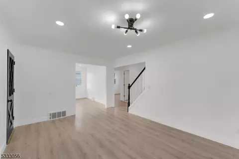 618 Willow Ave, Garwood, NJ 07027