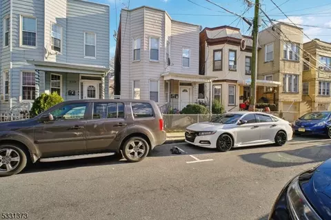 5512 Grant Pl, West New York, NJ 07093