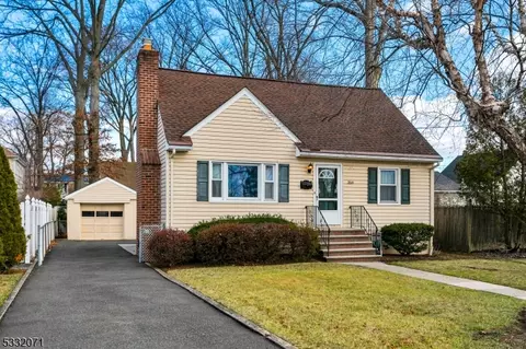 358 Oakwood Ave, Kenilworth, NJ 07033