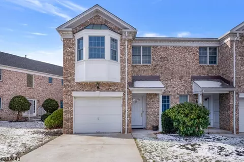 23 Hidden Pond Ct, Raritan, NJ 08869