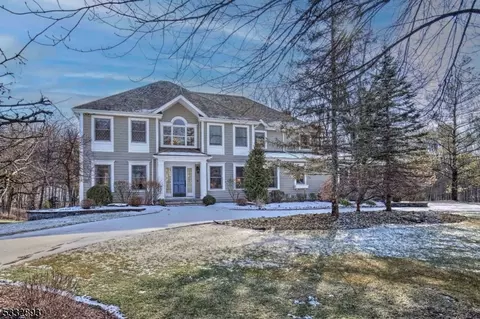 7 Mark Twain Dr, Morristown, NJ 07960