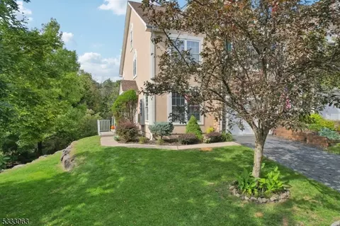 84 Magnolia Way, North Haledon, NJ 07508