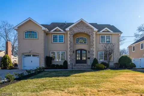 49 Hall Dr, Clark, NJ 07066