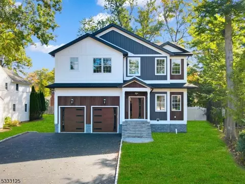 32 Winchester Rd, Livingston, NJ 07039