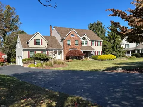12 Wedgewood Dr, Clinton Twp, NJ 08801