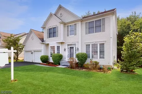 6 Mcginnis St, East Brunswick, NJ 08816