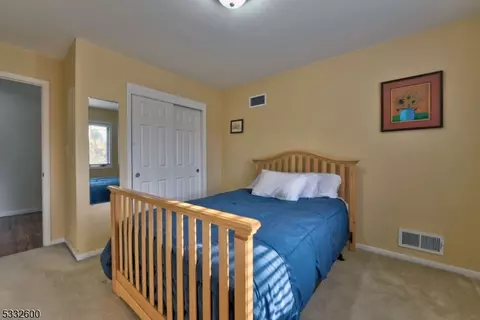 1 Hansen Pl, Wayne, NJ 07470 photo 17
