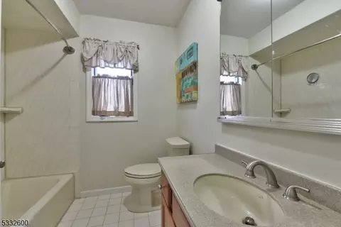 1 Hansen Pl, Wayne, NJ 07470 photo 18